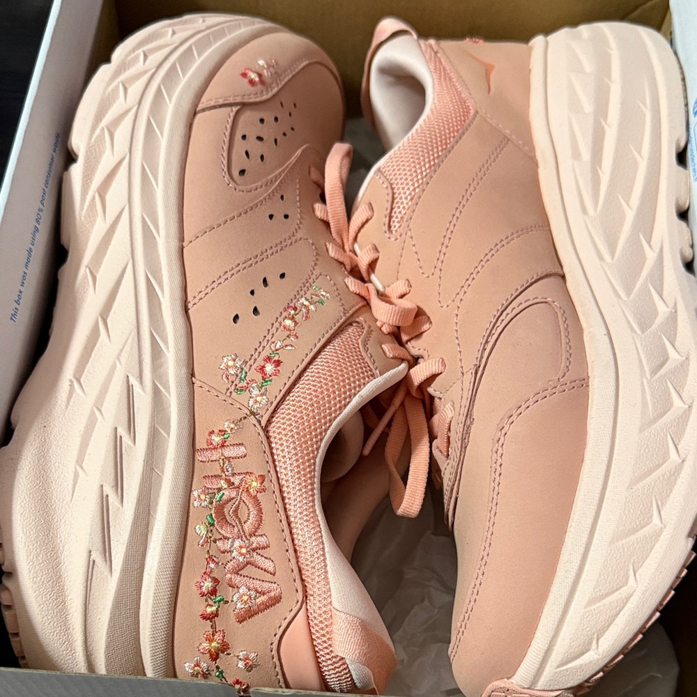 Hoka Vibrant Bloom Bondi L Sneakers Like New Sz 10.5(W), 9.5(M)